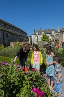 Site de l'abbatiale - Déas -  atelier pédagogique jardin des simples